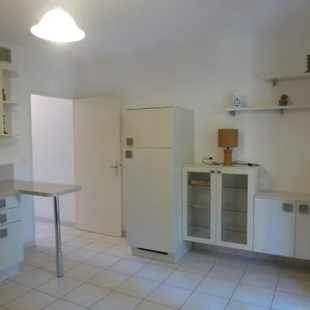 St Clair 300 M De La Parking