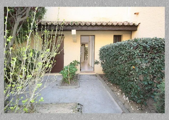 St Clair 300 M De La Parking Apartment