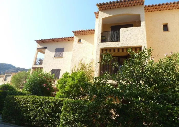 Apartament St Clair 300 M De La Parking *